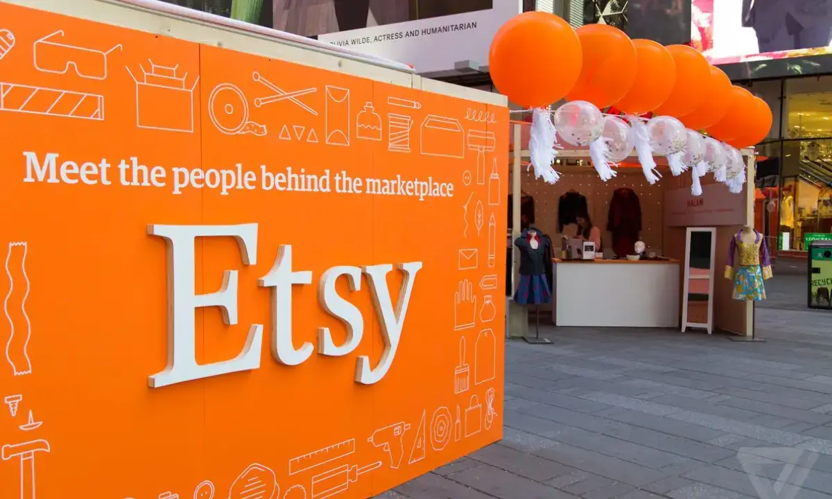 How to Use Mockup Images in Your Etsy Shop Announcement and Banner to Build Trust Before a Buyer Clicks a Single Listing
